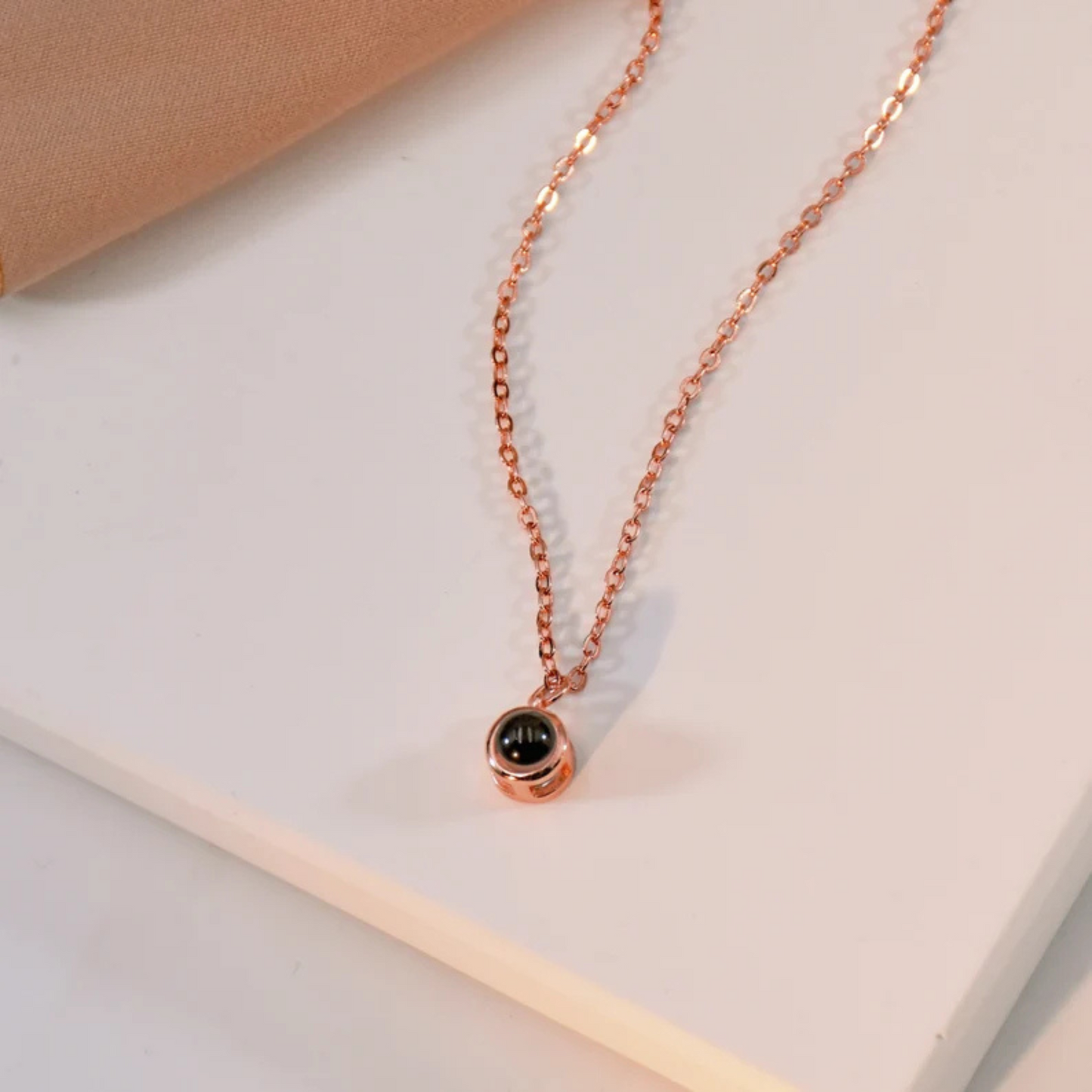 Infini photo necklace